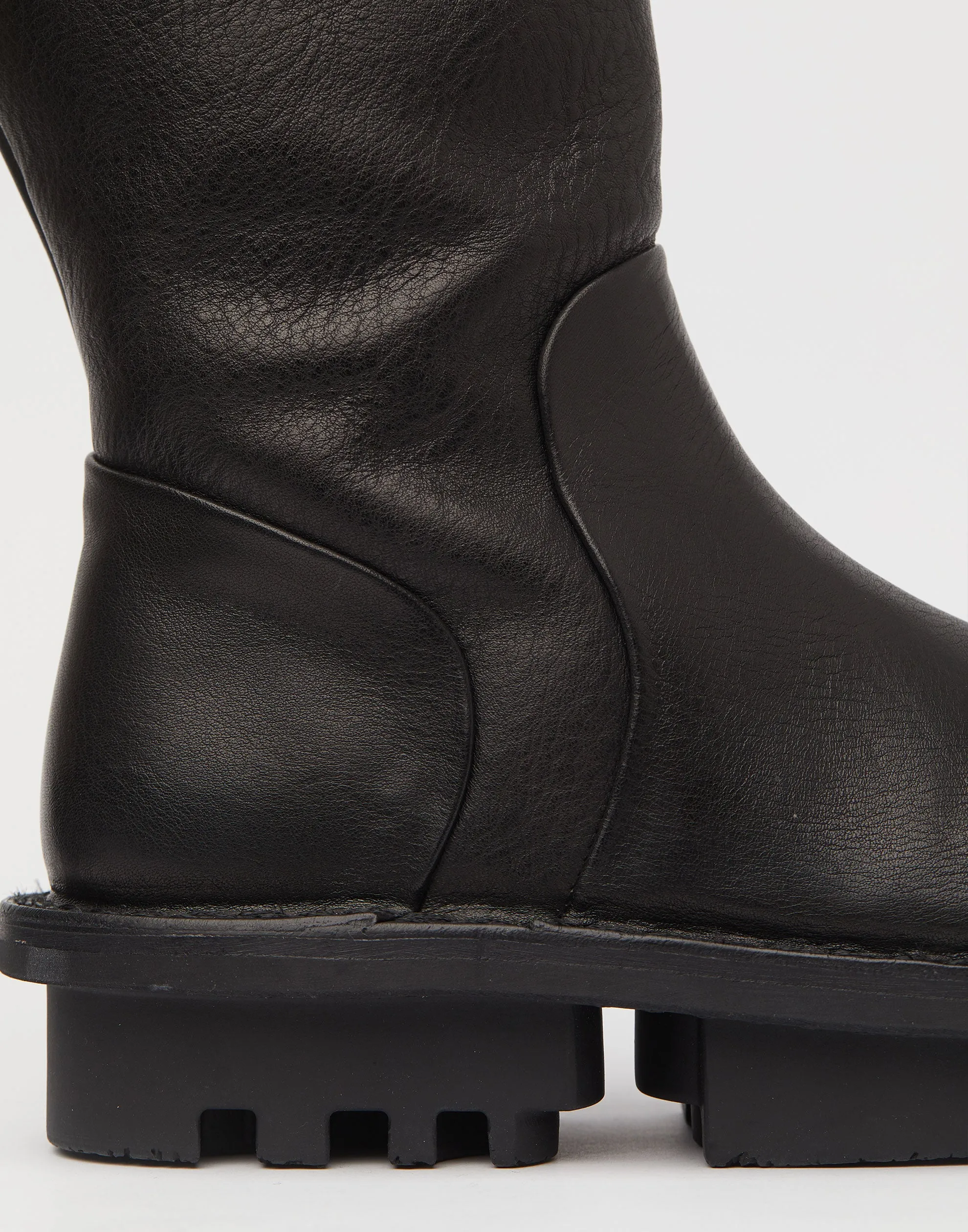 Black Leather Mid Height Sanft Boots